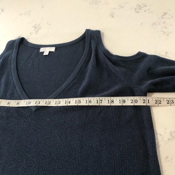 14TH UNION  blue medium cold shoulder blouse - Picture 2 of 11